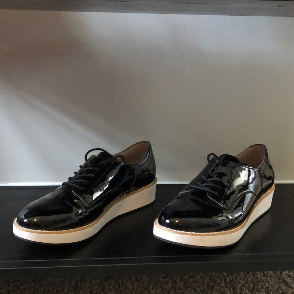 Lady’s SteveMadden patent leather shoes.